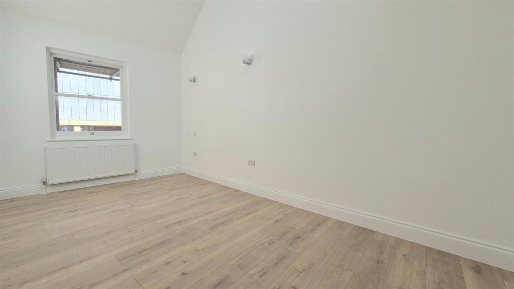Apartment in Portsmouth - View 5