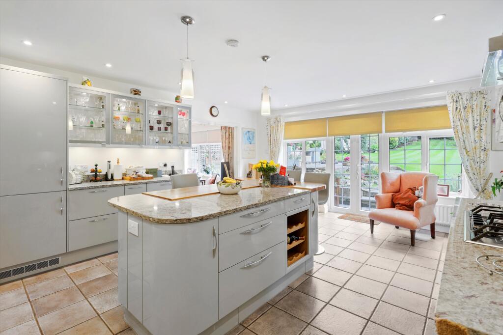 Park Close, Esher, Surrey, KT10 – pohled 4