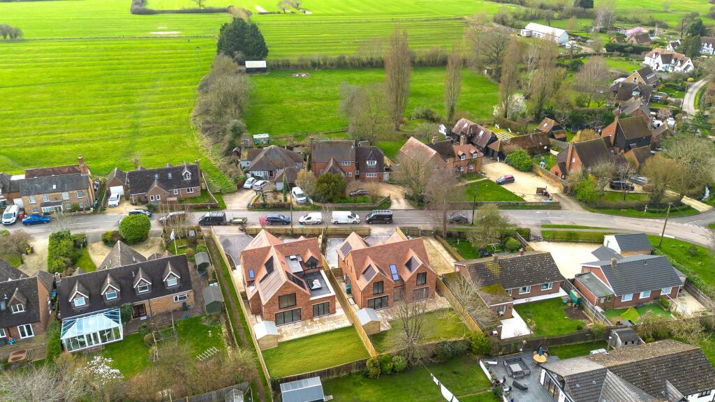 Tulip House, Sheldon Road, Ickford photo 4
