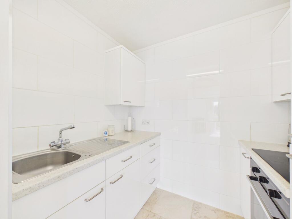 Apartment in Canterbury - View 4