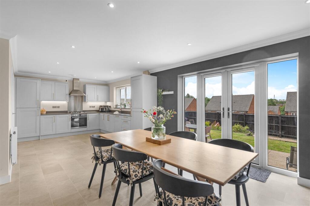 Cherwell Drive, Kettering photo 2