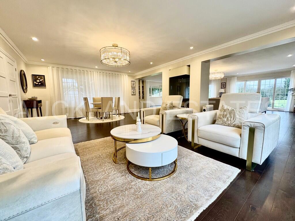 Additional image 7 of Foxes Lane, Brookmans Park, AL9