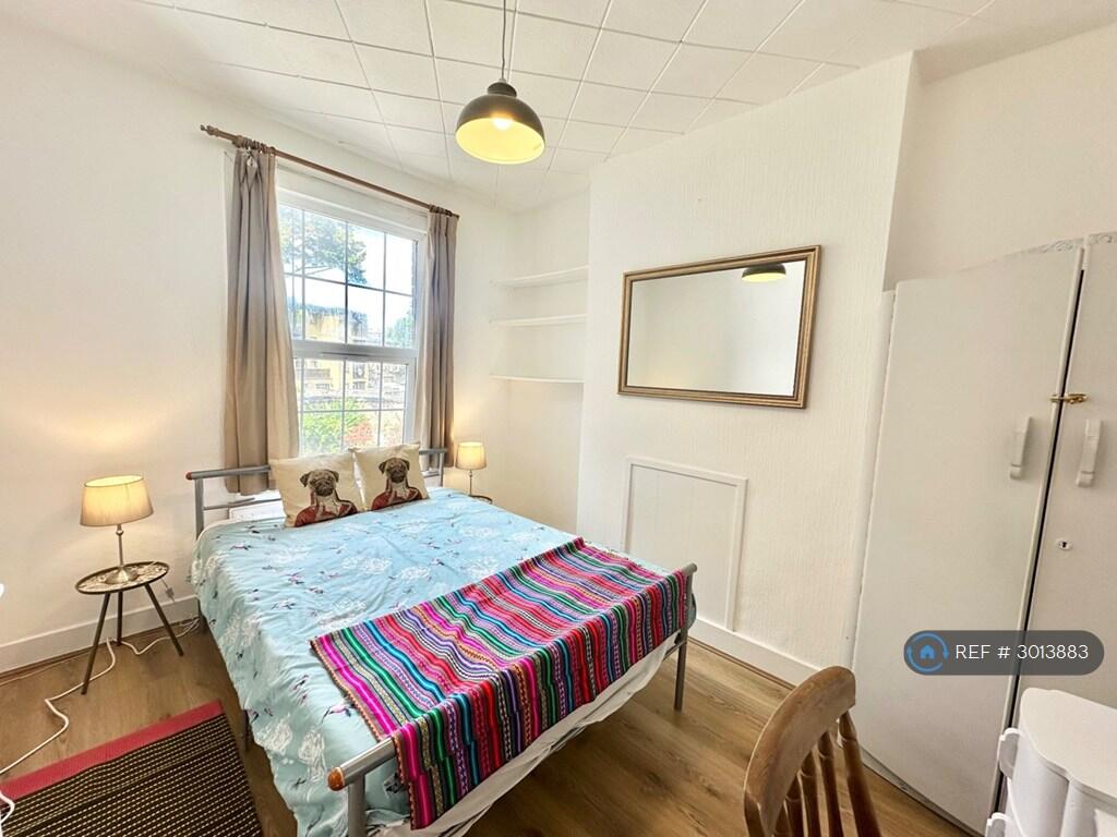 Apartment in London - View 5