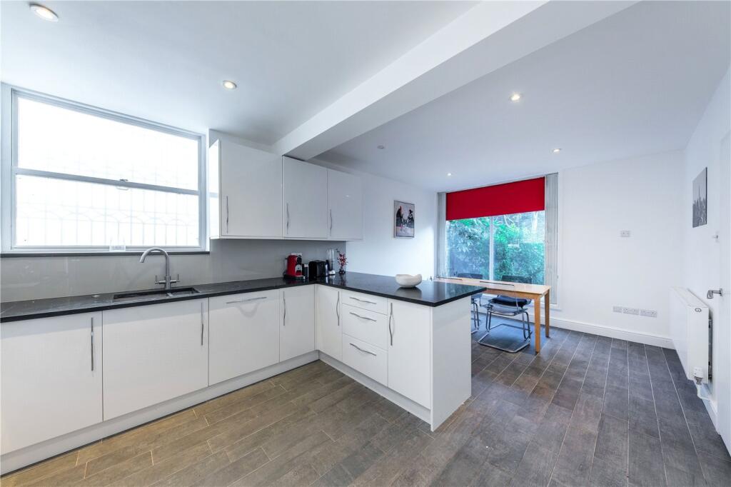 House in London - View 3
