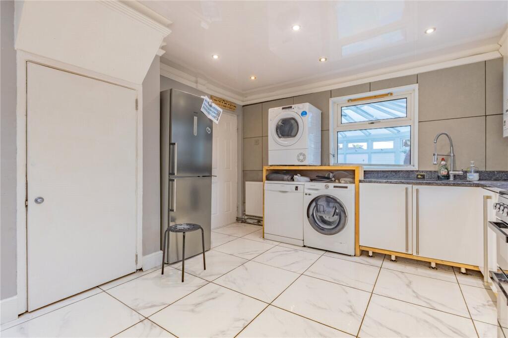 Brandon Crescent, Shaw, Oldham, Greater Manchester, OL2 photo 4