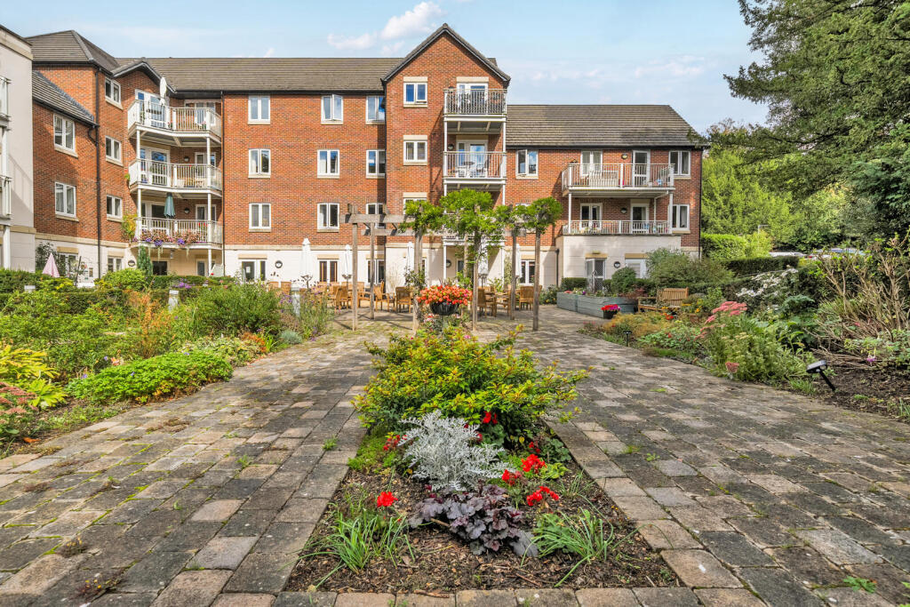 Apartment in Swindon - More