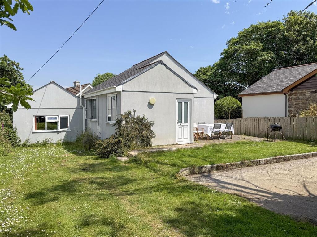 Main image of property: Mawnan Smith