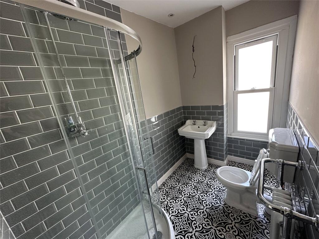 Holmesdale Road, Bristol, Somerset, BS3 - More