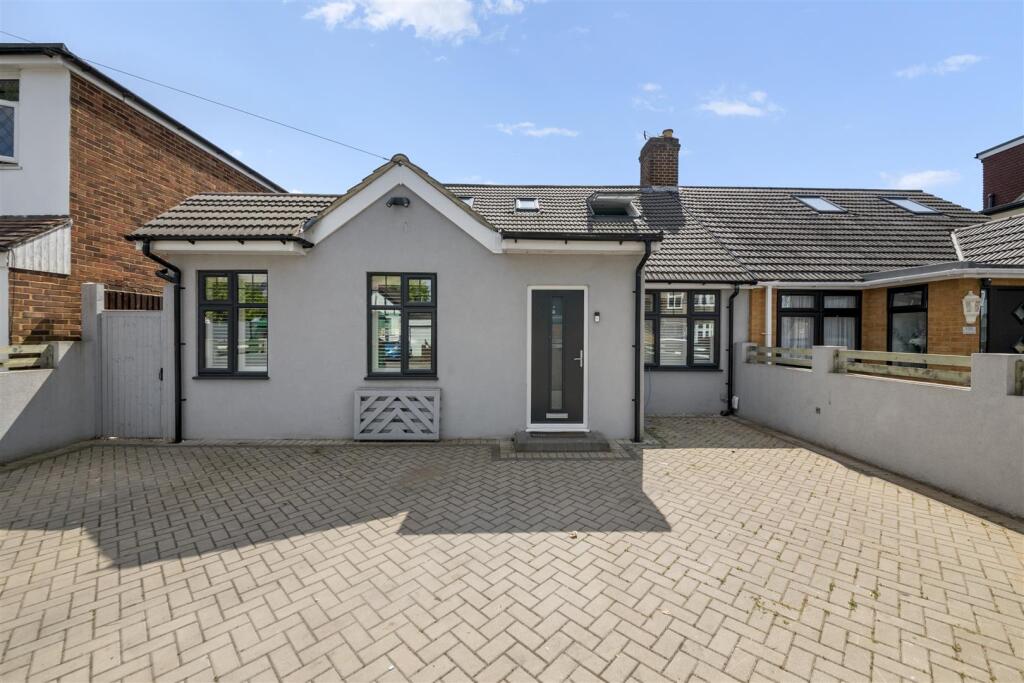 5-bed semi-detached on Lyndhurst Avenue, Twickenham, £950,000