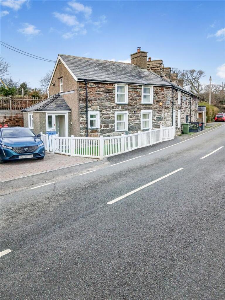 Main image of property: 4/5 Tai Newyddion, Ynys