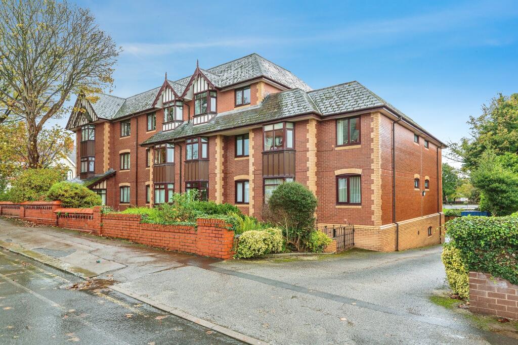 1-bed flat on Woodlands Road, Lytham St. Annes, FY8, £55,000