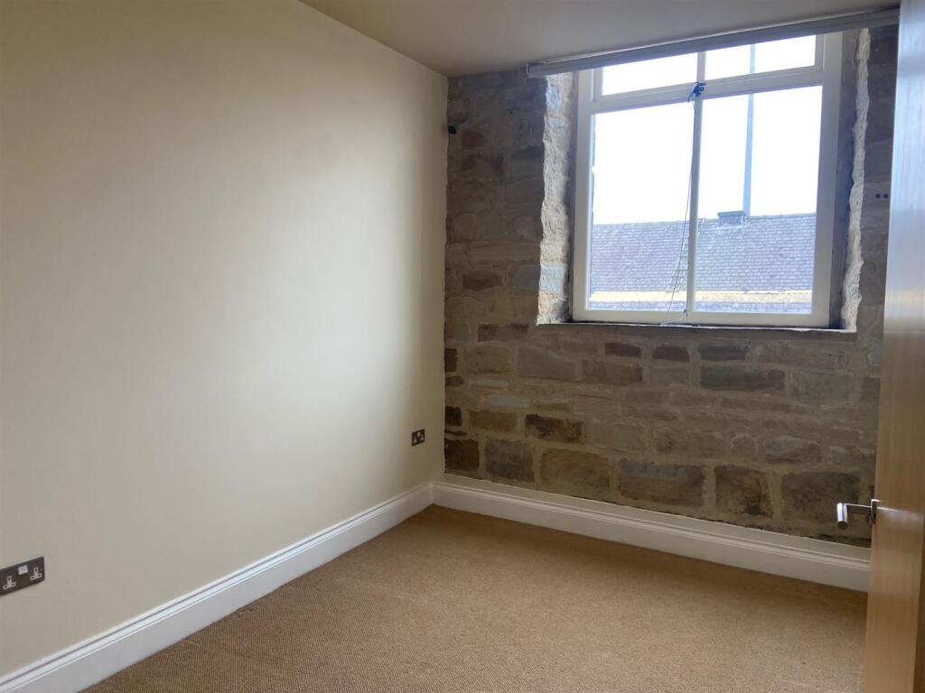 Apartment in Huddersfield - View 5
