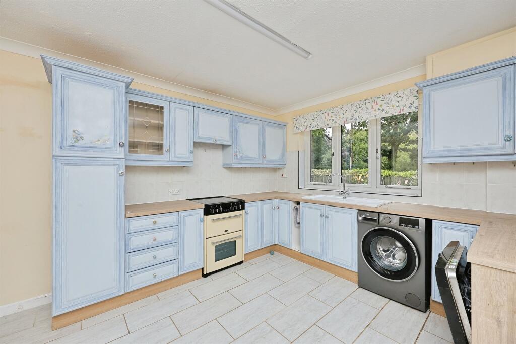 House in Broadland, Great and Little Plumstead - View 4