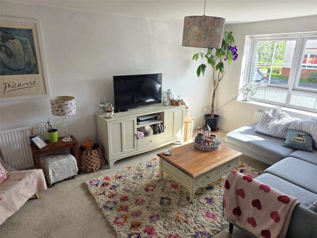 House in Stoke-on-Trent - View 2