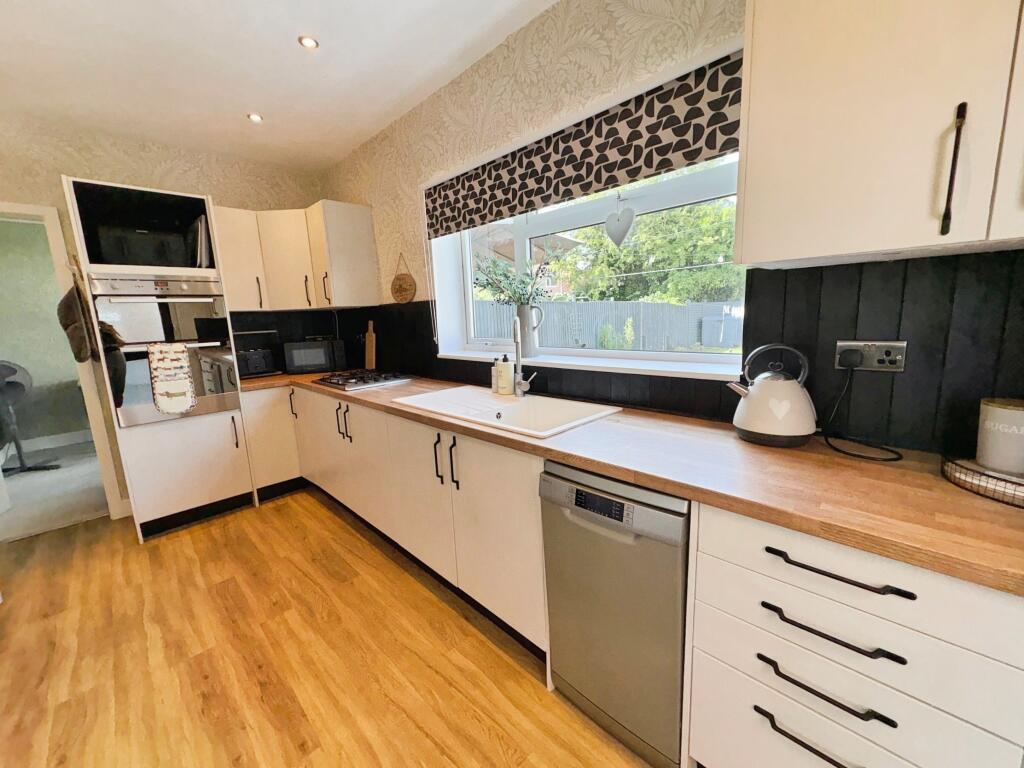 Barbara Square, Nottingham, NG15 - View 5