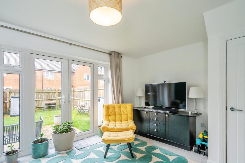 1, Grebe Way, Chichester, PO20 photo 3