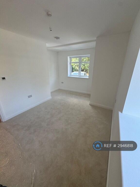 House in Redhill - View 4