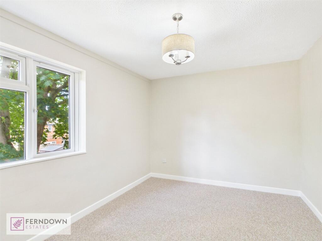 Apartment in Solihull, Chelmsley Wood - More