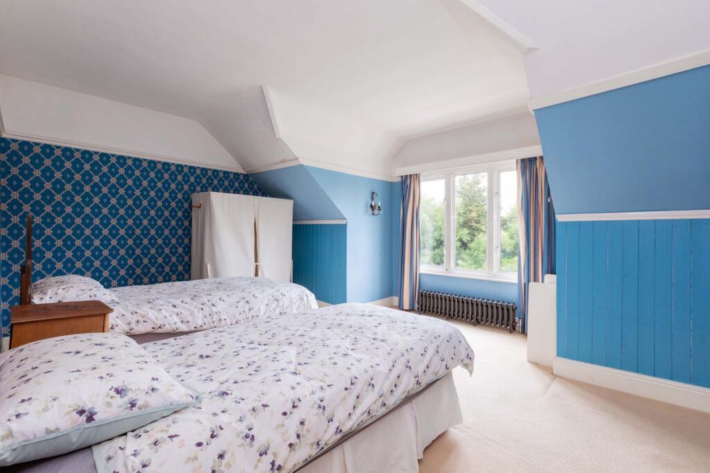 House in Slough - View 4