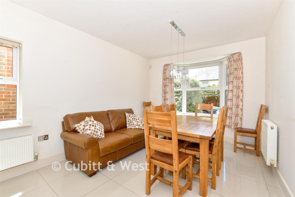 House in Chichester, Boxgrove - More