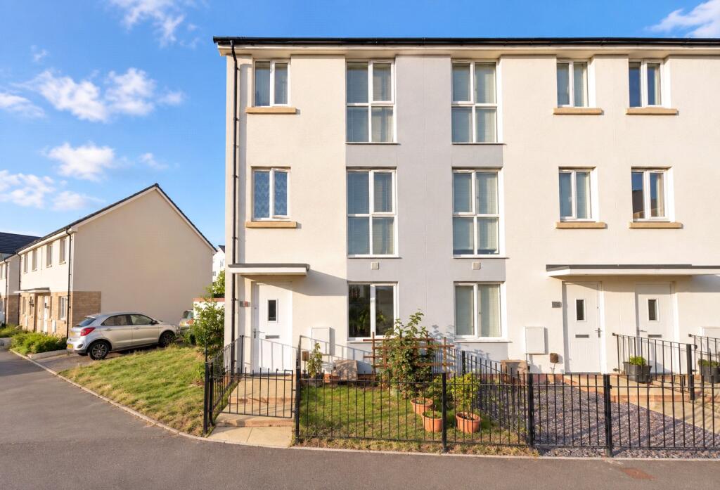 House in Weston-super-Mare, North Somerset - More