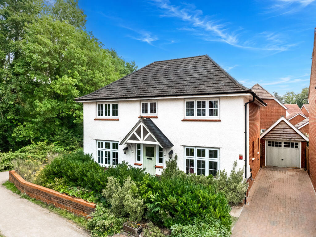 4-bed detached on St Edmund's Way, Hauxton, £725,000