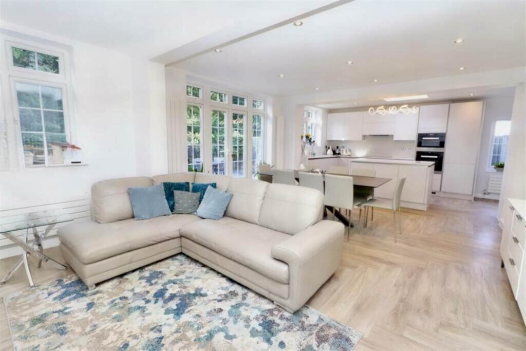 4-bed detached on Hartfield Avenue, Elstree, £1,200,000
