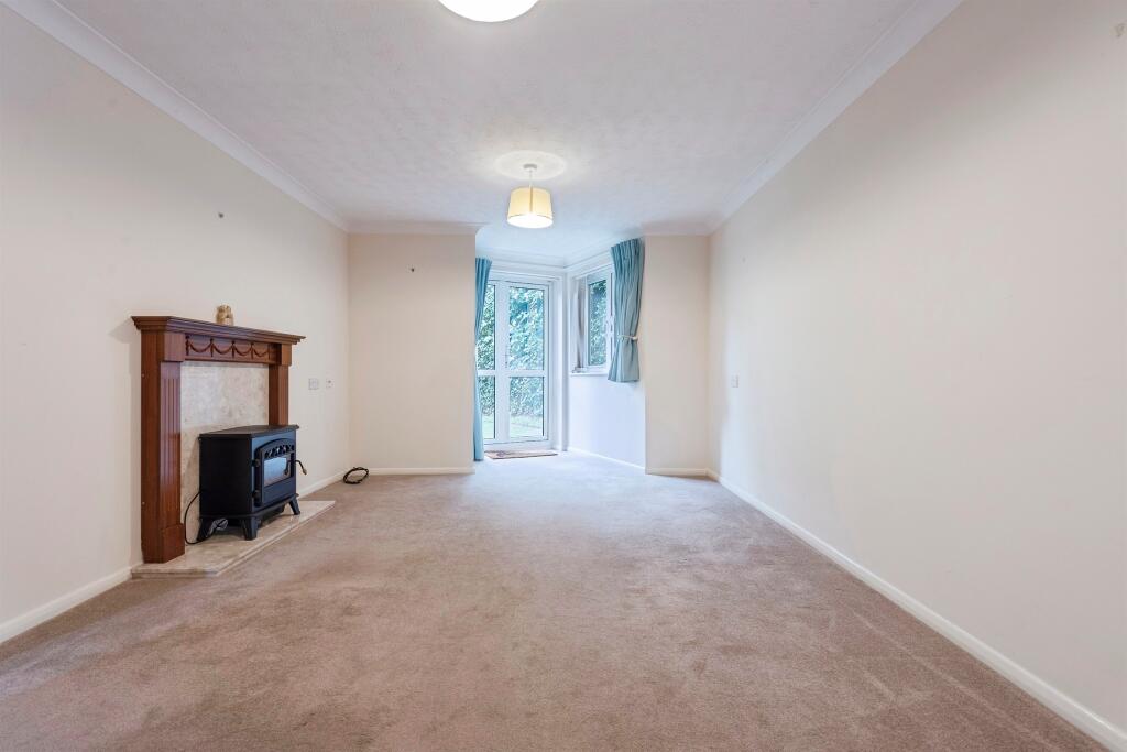 Apartment in North Hertfordshire, Royston - View 5