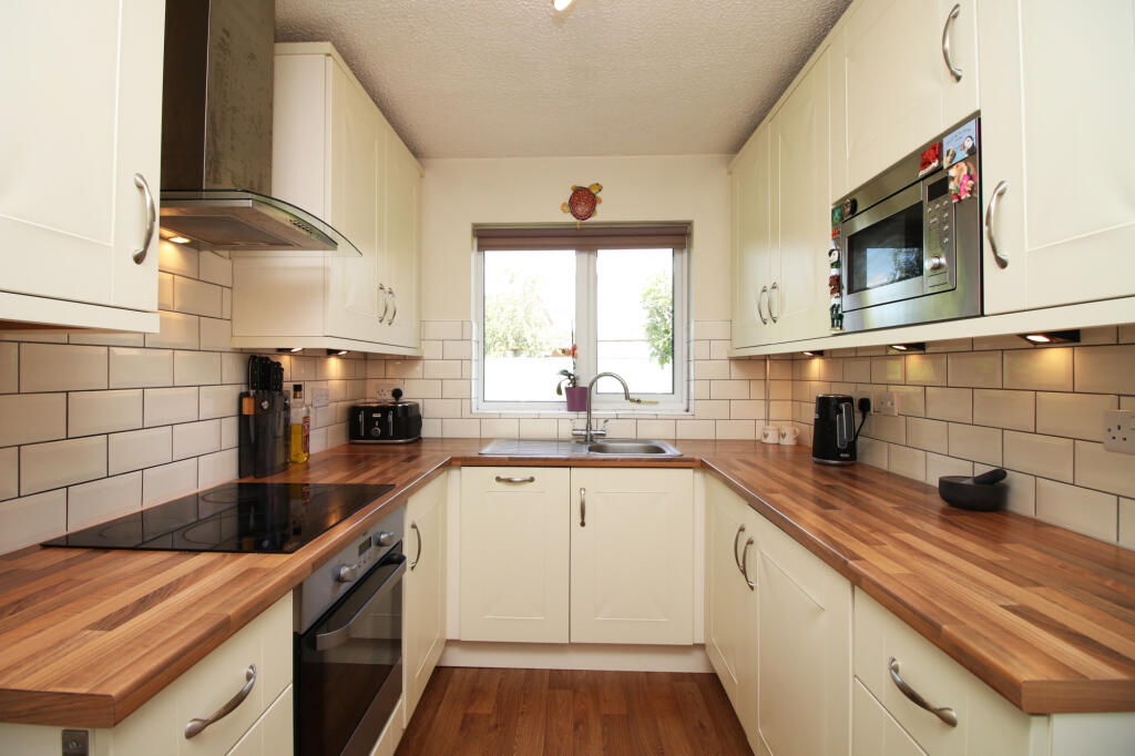 Chaffinch Close,  Thornton-Cleveleys, FY5 photo 3