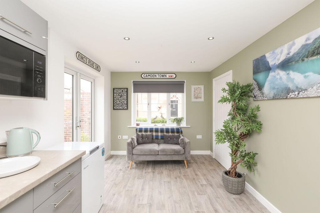 House in North East Derbyshire, North Wingfield - More