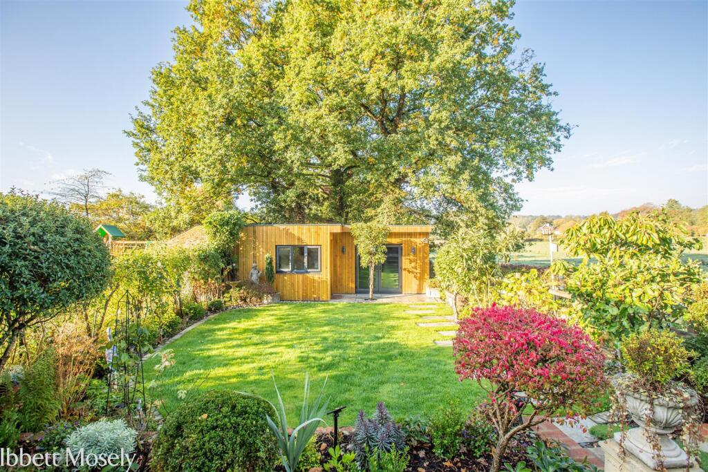 House in Tandridge, Hurst Green, Oxted - View 2