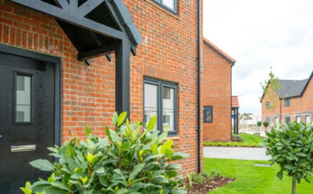 Wivenhoe Gardens, Wivenhoe, Colchester - View 2