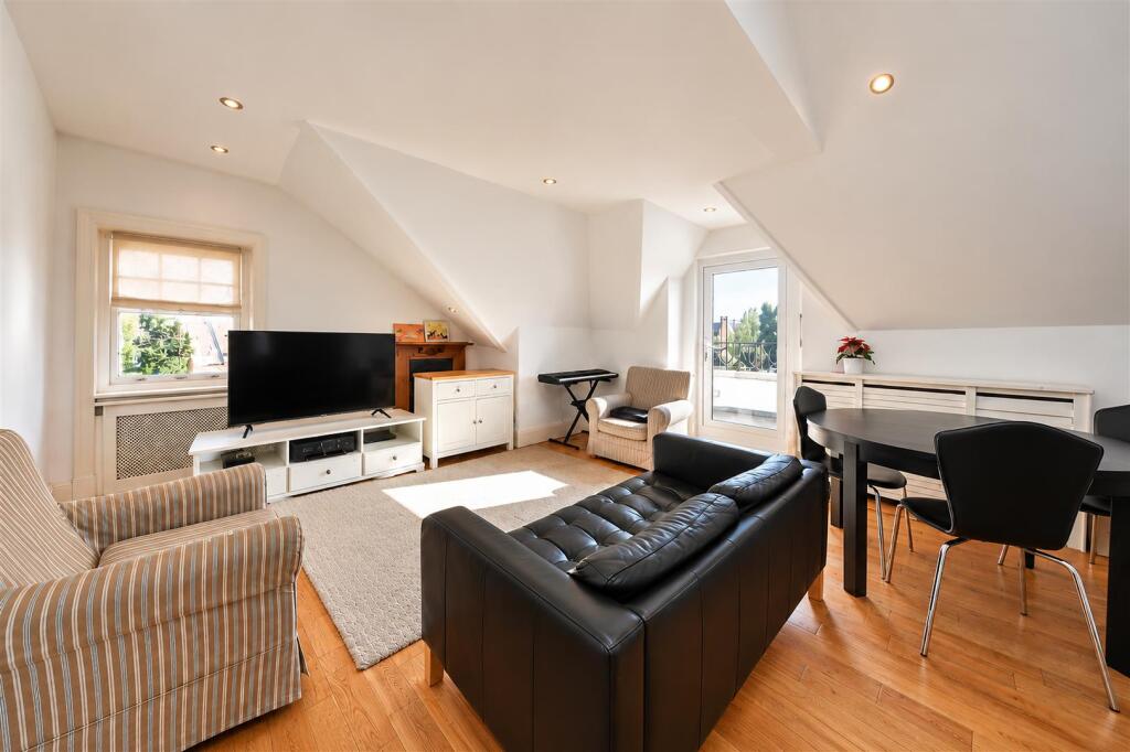 Apartment in London - View 3
