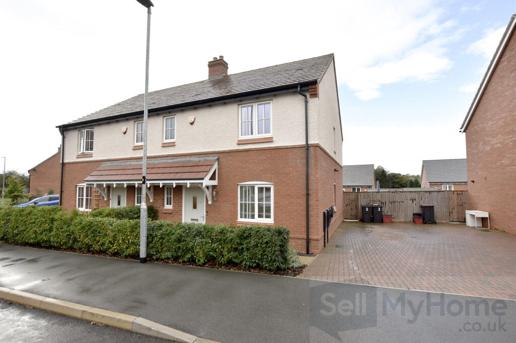 3-bed semi-detached on Rangers Rise, Donington Le Heath, Coalville, Leicestershire, £275,000