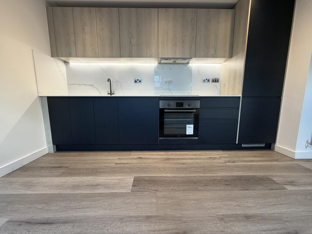 Apartment in Guildford - View 3