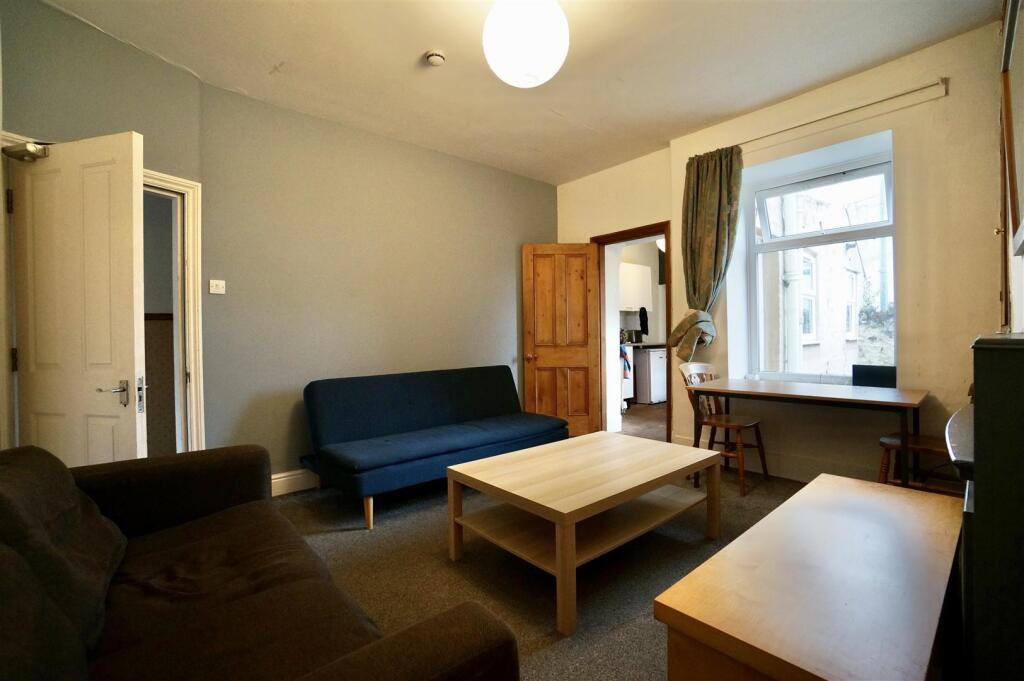 House in Bangor, Upper Bangor - View 4