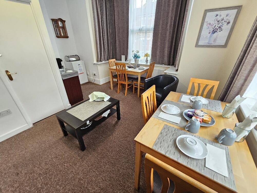 St Anne's Road Guest House, 1 St Anne's Road, Exeter, Devon, EX1 photo 2