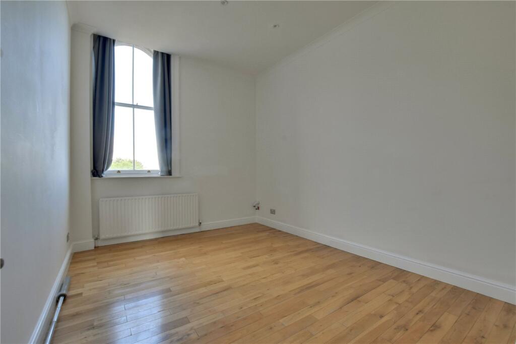 Apartment in London, Shooters Hill - More