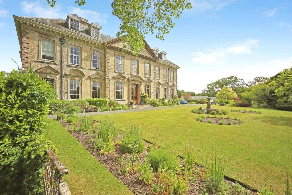 House in Stratford-on-Avon, Wootton Hall Residential Park, Wootton Wawen - View 2