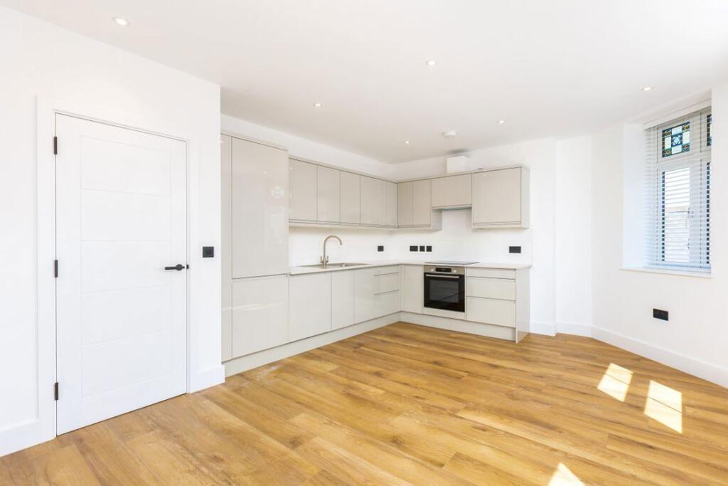 Apartment in Tonbridge - View 2