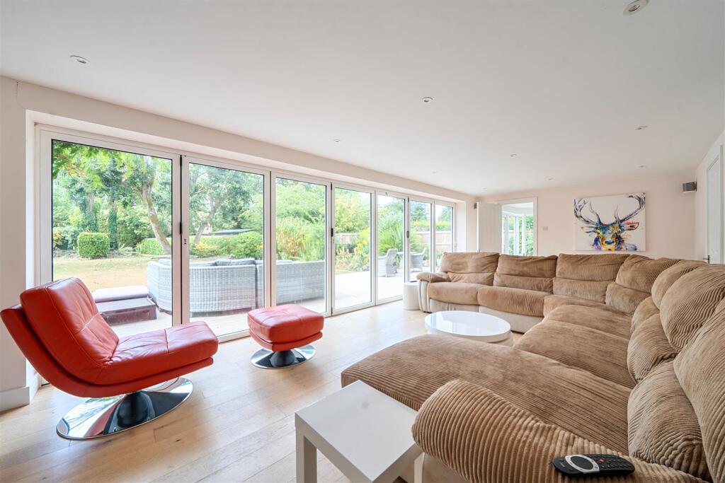 House in Aston Clinton, Buckinghamshire - More