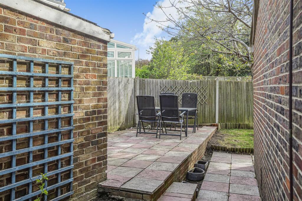 House in Dartford - View 4