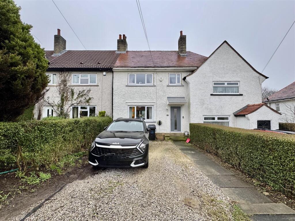 Main image of property: Highlands Avenue, Almondbury, Huddersfield, HD5 8NA