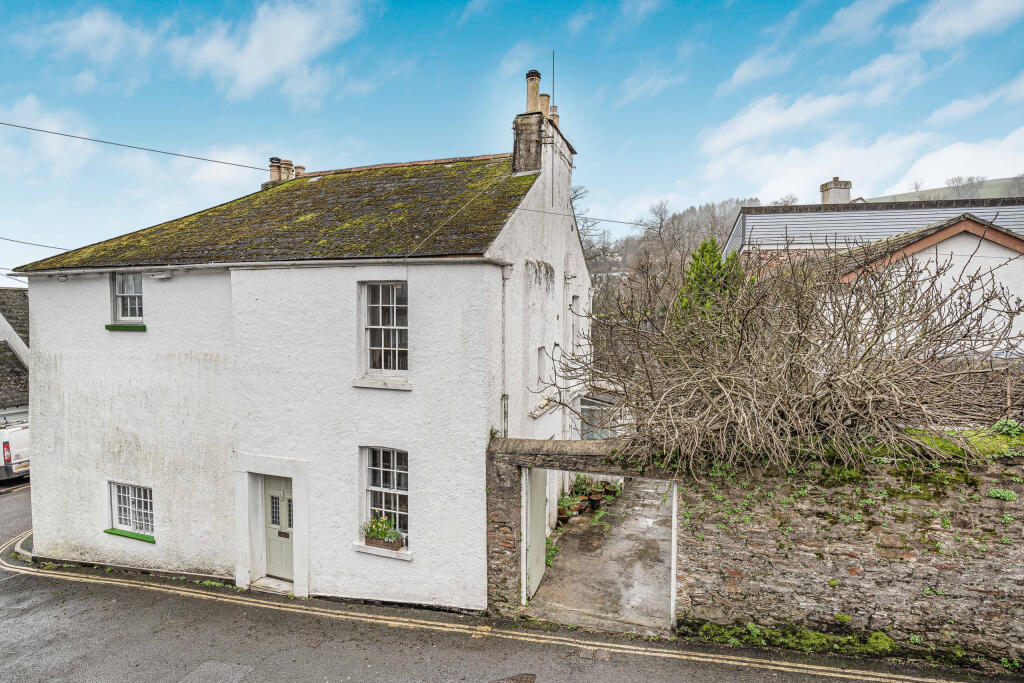 Main image of property: South Street, Totnes, Devon