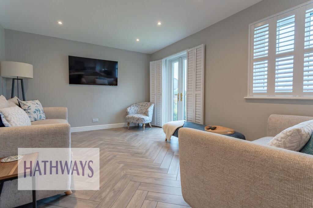 Apartment in Newport - View 5