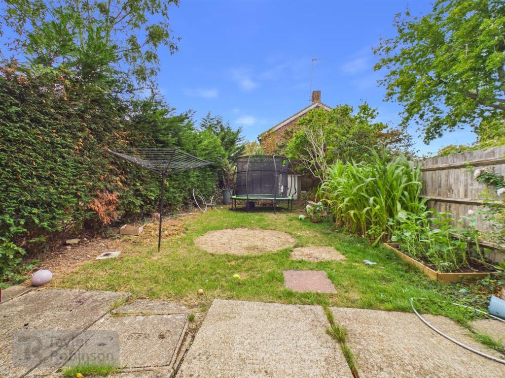House in Crawley, Furnace Green - More