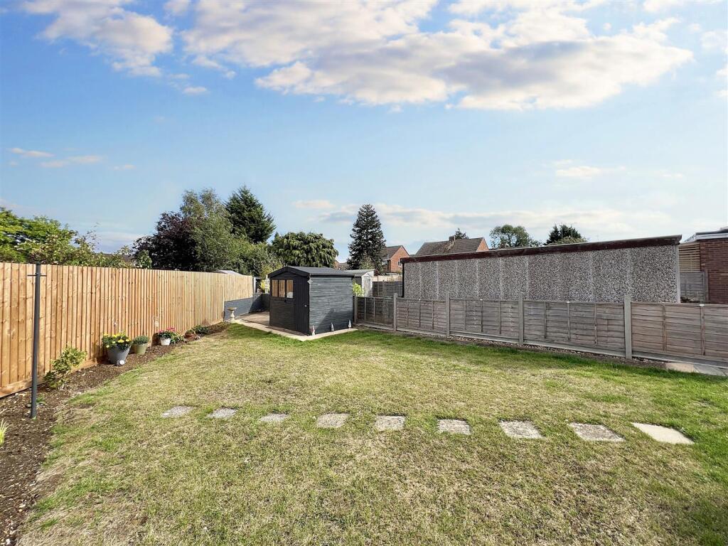 Parsons Road, Irchester, Wellingborough photo 2