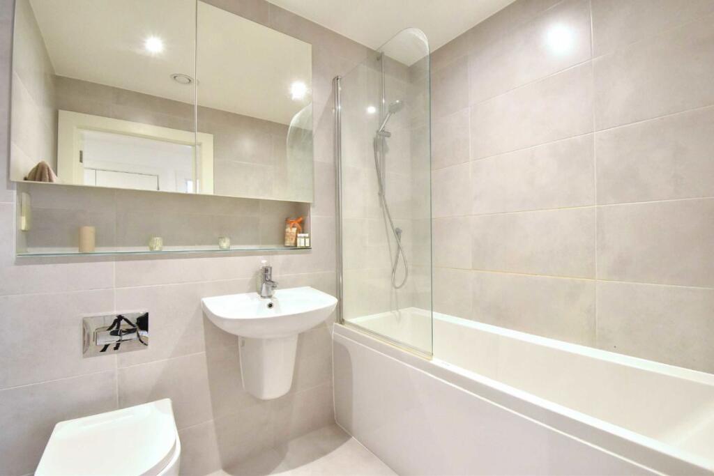 Apartment in London - More