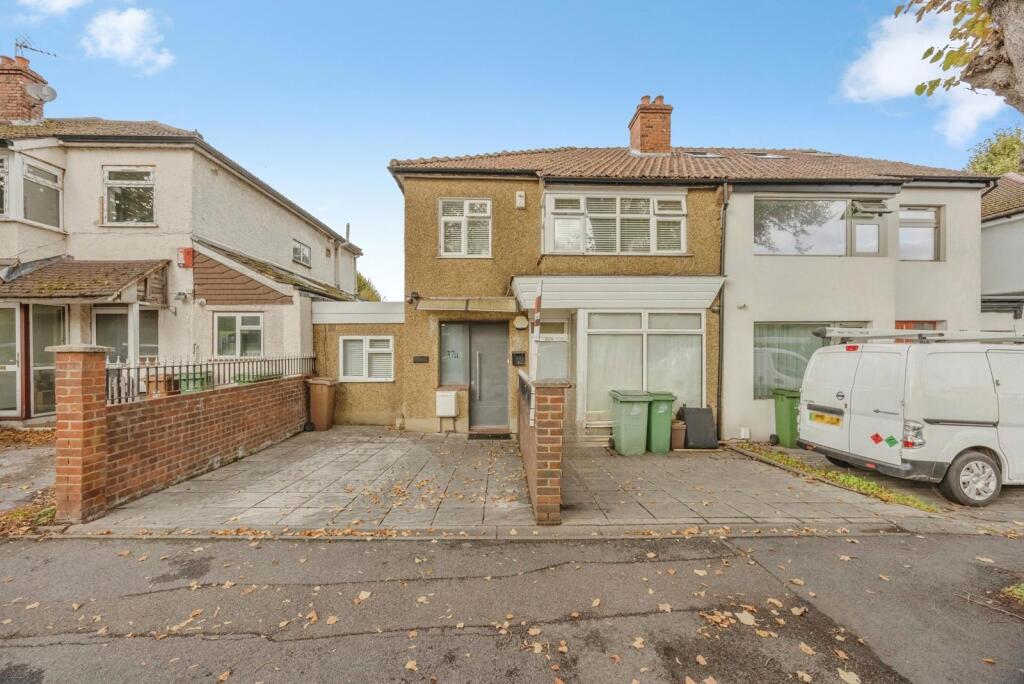 4-bed semi-detached on Ruskin Road, Carshalton, SM5, £575,000