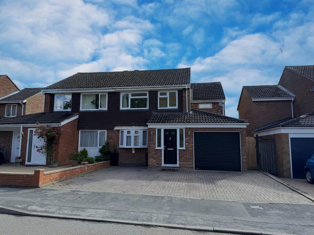 Main image of property: 6 Redbridge, Stantonbury, MILTON KEYNES